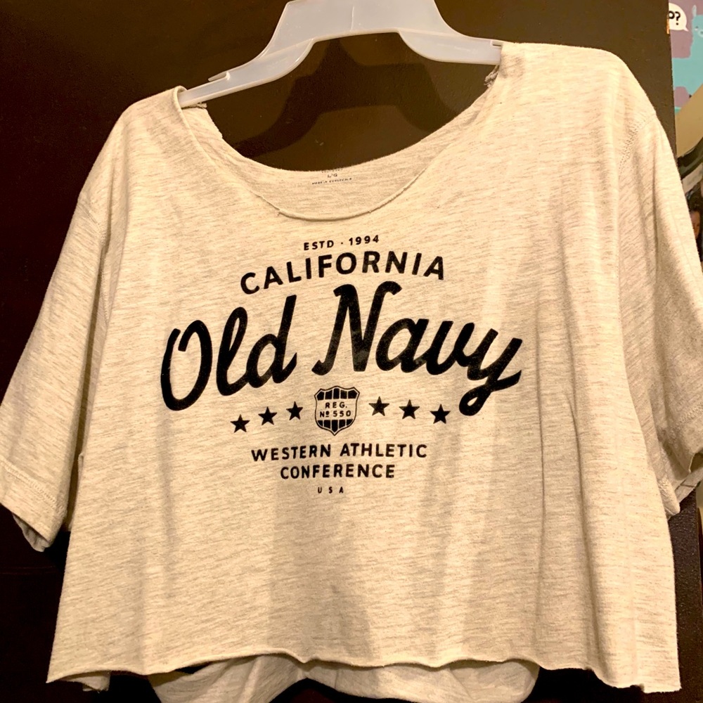 Shirt. Crop top